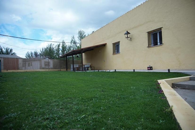 Villa La Casa Del Rio Granja Llumes Esterno foto